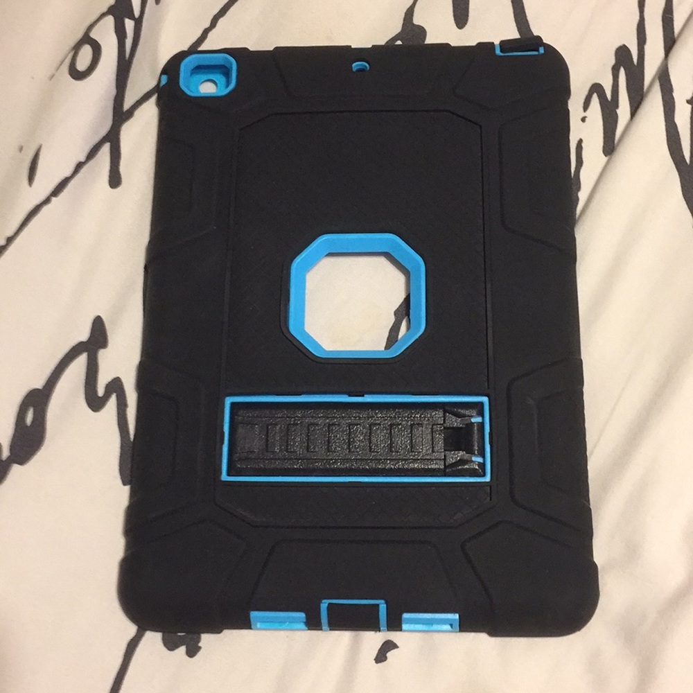 iPad case - Picture 2 of 3